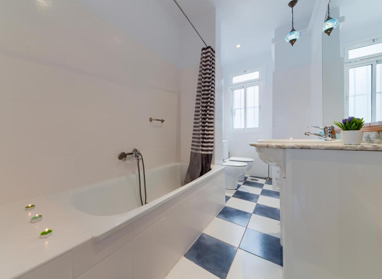 Holidays2Malaga Soho Pasaje De Valencia Ngoại thất bức ảnh